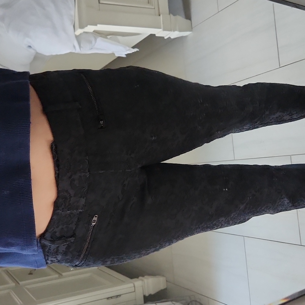 Mossimo - Picture 2 of 7
